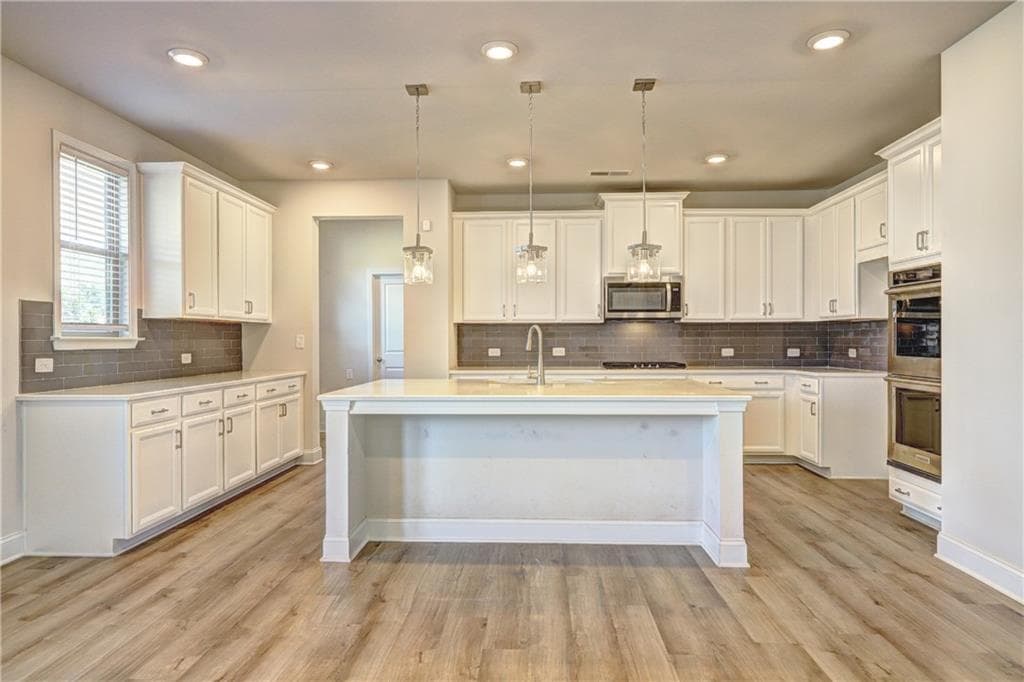 5 bedroom, 3 bathroom, 2,837 sq ft single family residence for rent at 188 Blue Iris Court, Winder, GA 30680 for $2,600 a month — photo 8