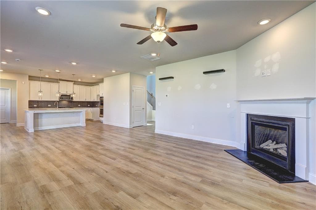 5 bedroom, 3 bathroom, 2,837 sq ft single family residence for rent at 188 Blue Iris Court, Winder, GA 30680 for $2,600 a month — photo 4