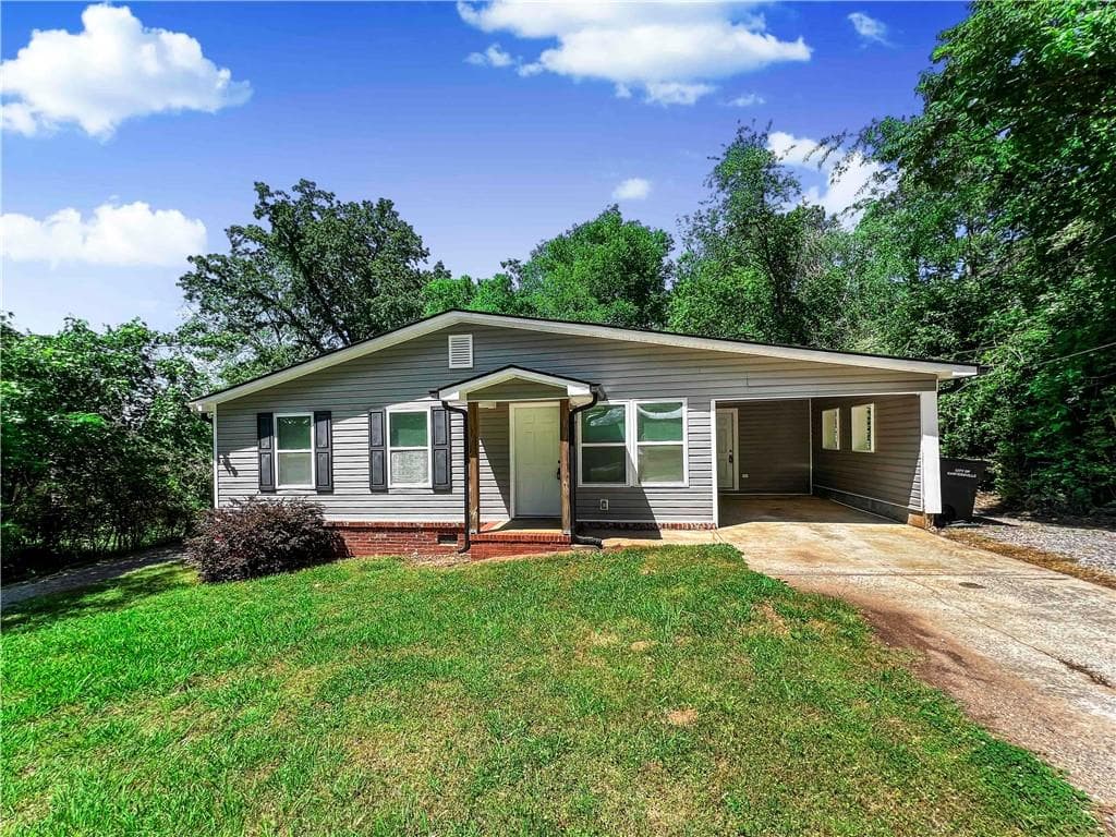 3 bedroom, 1 bathroom, 949 sq ft single family residence for rent at 18 Mockingbird Drive, Cartersville, GA 30120 for $1,699 a month