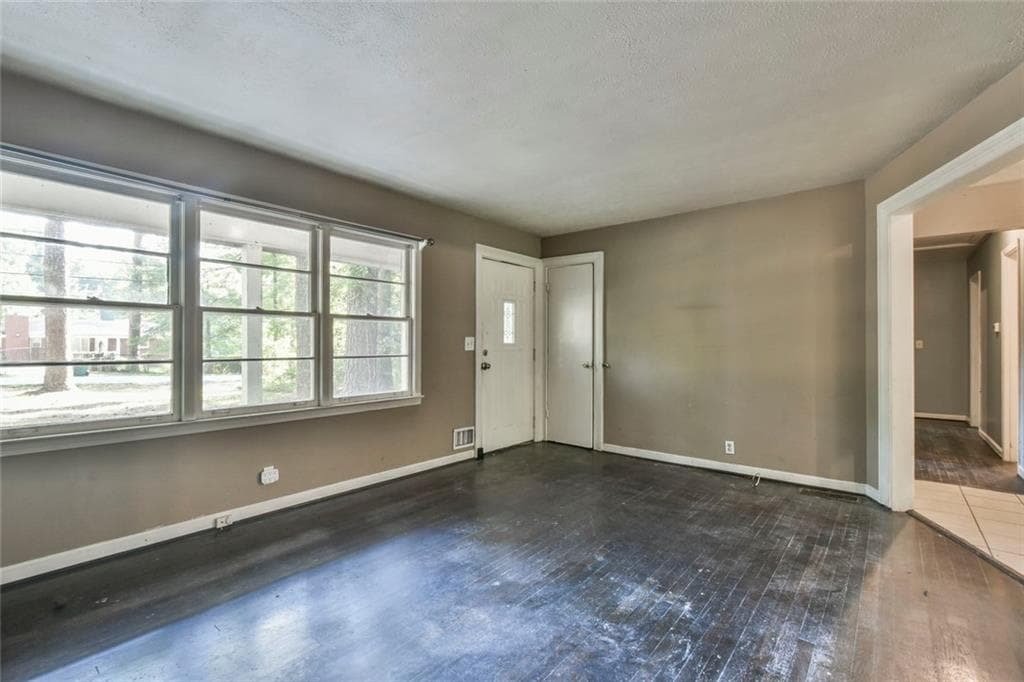 3 bedroom, 2 bathroom, 1,100 sq ft single family residence under contract at 625 Long Circle, Lawrenceville, GA 30044 — photo 5