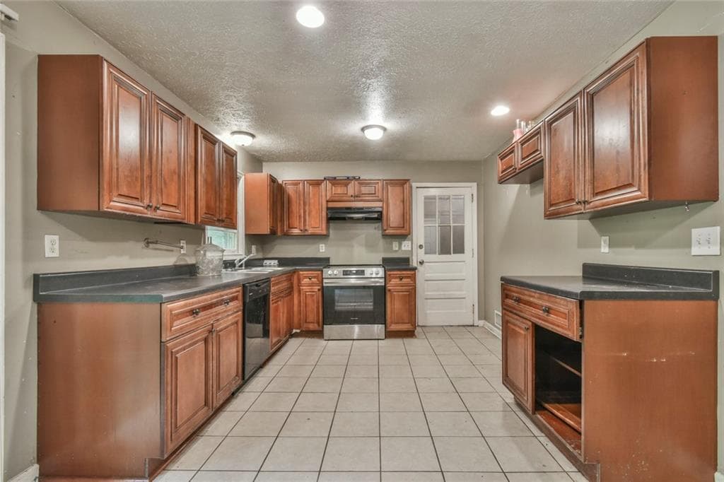 3 bedroom, 2 bathroom, 1,100 sq ft single family residence under contract at 625 Long Circle, Lawrenceville, GA 30044 — photo 9