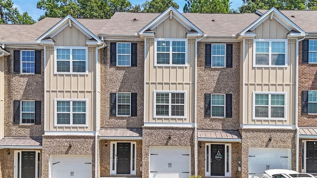 3 bedroom, 4 bathroom, 1,944 sq ft townhouse for sale at 1941 Appaloosa Mill Circle, Buford, GA 30519 — photo 2