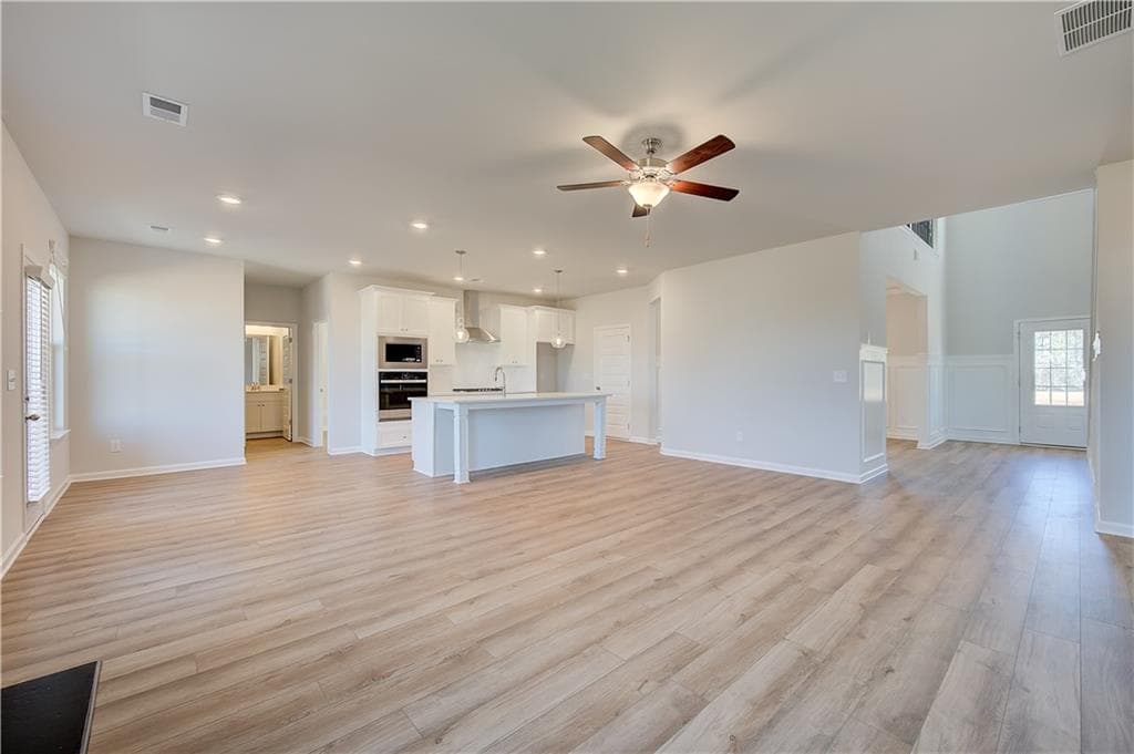 5 bedroom, 4 bathroom, 3,647 sq ft single family residence under contract at 1013 Linford Drive, Locust Grove, GA 30248 — photo 7
