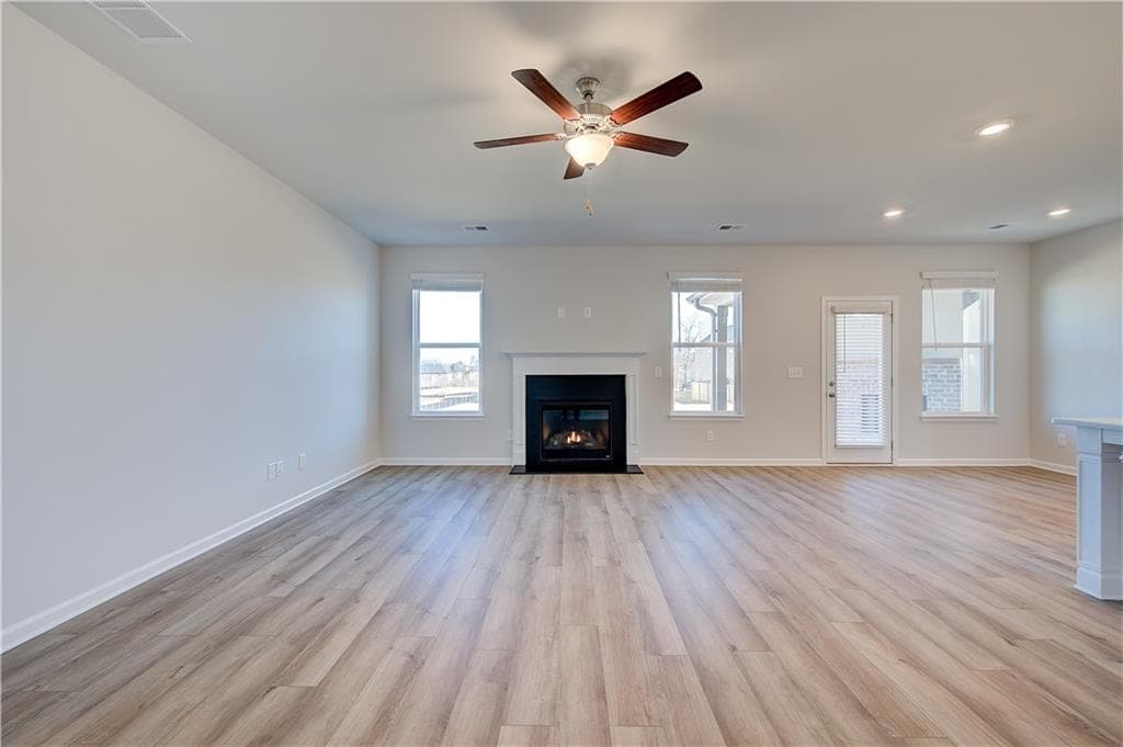 5 bedroom, 4 bathroom, 3,647 sq ft single family residence under contract at 1013 Linford Drive, Locust Grove, GA 30248 — photo 8