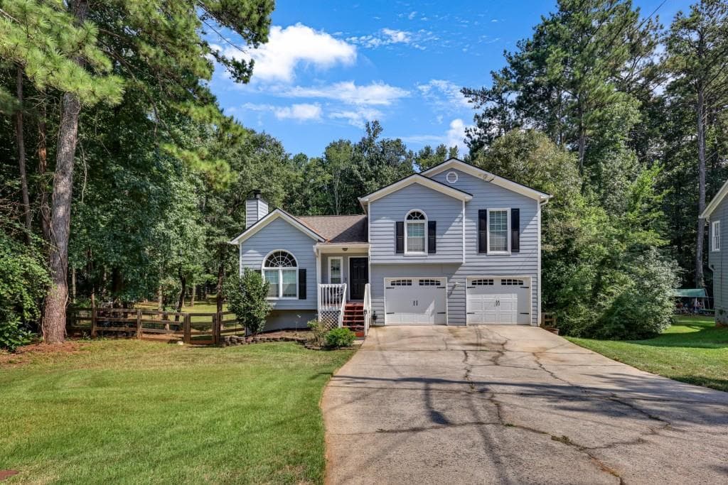 4 bedroom, 2 bathroom, 1,904 sq ft single family residence under contract at 405 Windstone Court, Lawrenceville, GA 30044 — photo 2