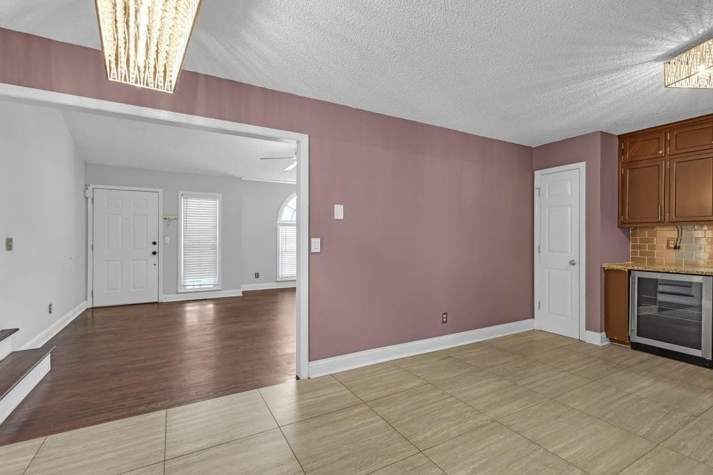 4 bedroom, 2 bathroom, 1,904 sq ft single family residence under contract at 405 Windstone Court, Lawrenceville, GA 30044 — photo 6
