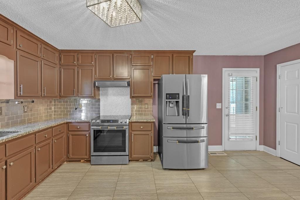 4 bedroom, 2 bathroom, 1,904 sq ft single family residence under contract at 405 Windstone Court, Lawrenceville, GA 30044 — photo 8