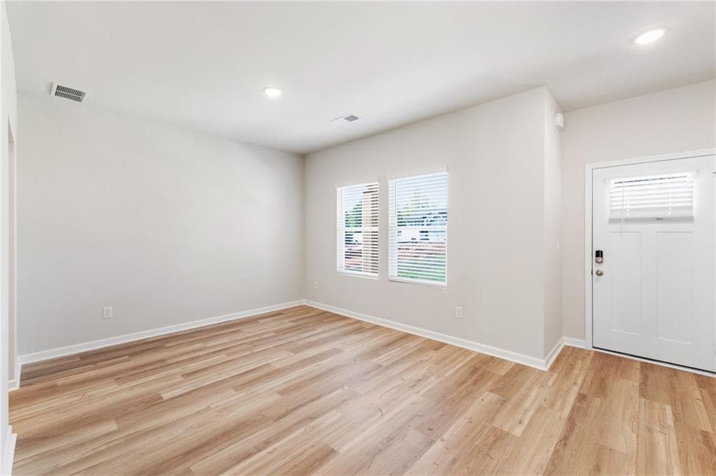4 bedroom, 3 bathroom, 2,685 sq ft single family residence for sale at 203 Orwell Drive, Social Circle, GA 30025 — photo 4