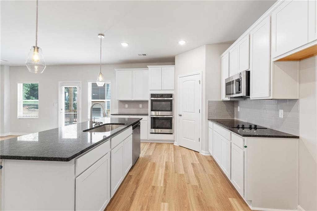 4 bedroom, 3 bathroom, 2,685 sq ft single family residence for sale at 203 Orwell Drive, Social Circle, GA 30025 — photo 6