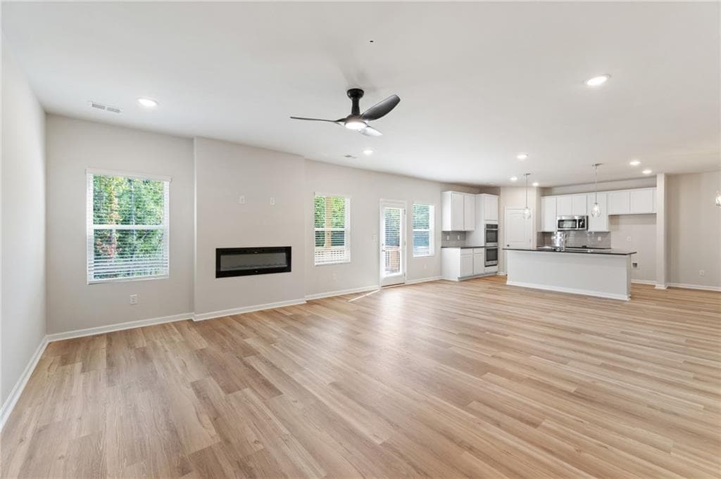 4 bedroom, 3 bathroom, 2,685 sq ft single family residence for sale at 203 Orwell Drive, Social Circle, GA 30025 — photo 9