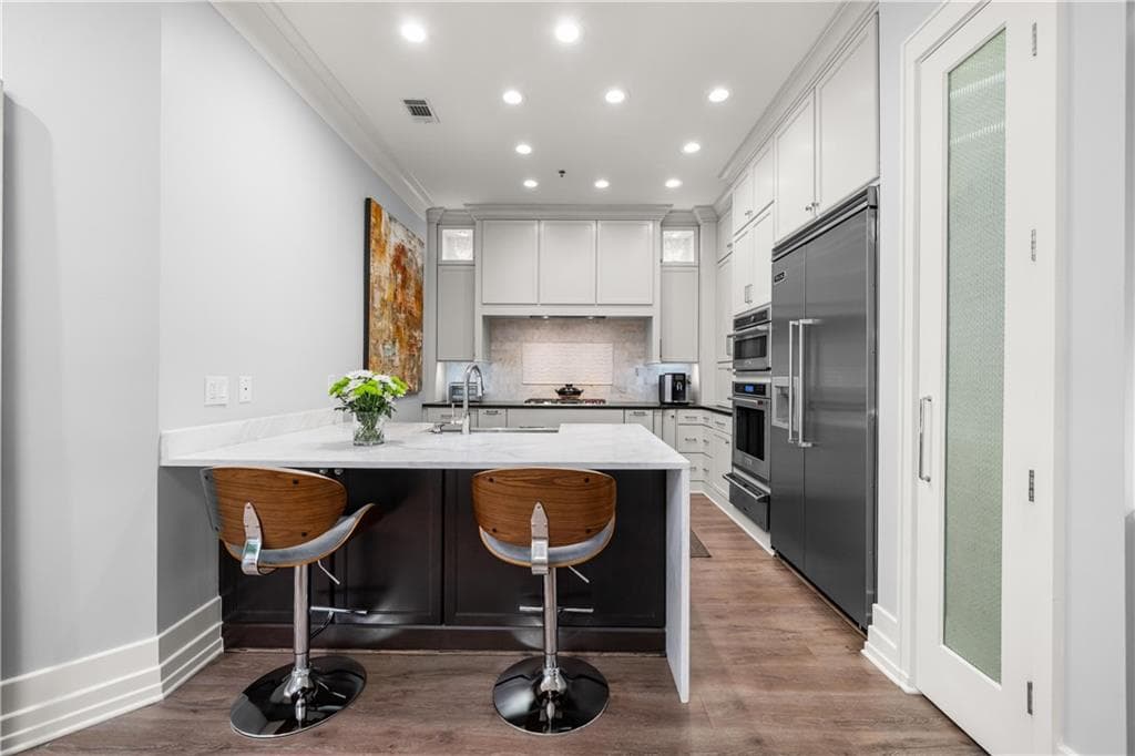 2 bedroom, 2 bathroom, 1,632 sq ft condominium under contract at 1717 N Decatur Road T20, Atlanta, GA 30307 — photo 7
