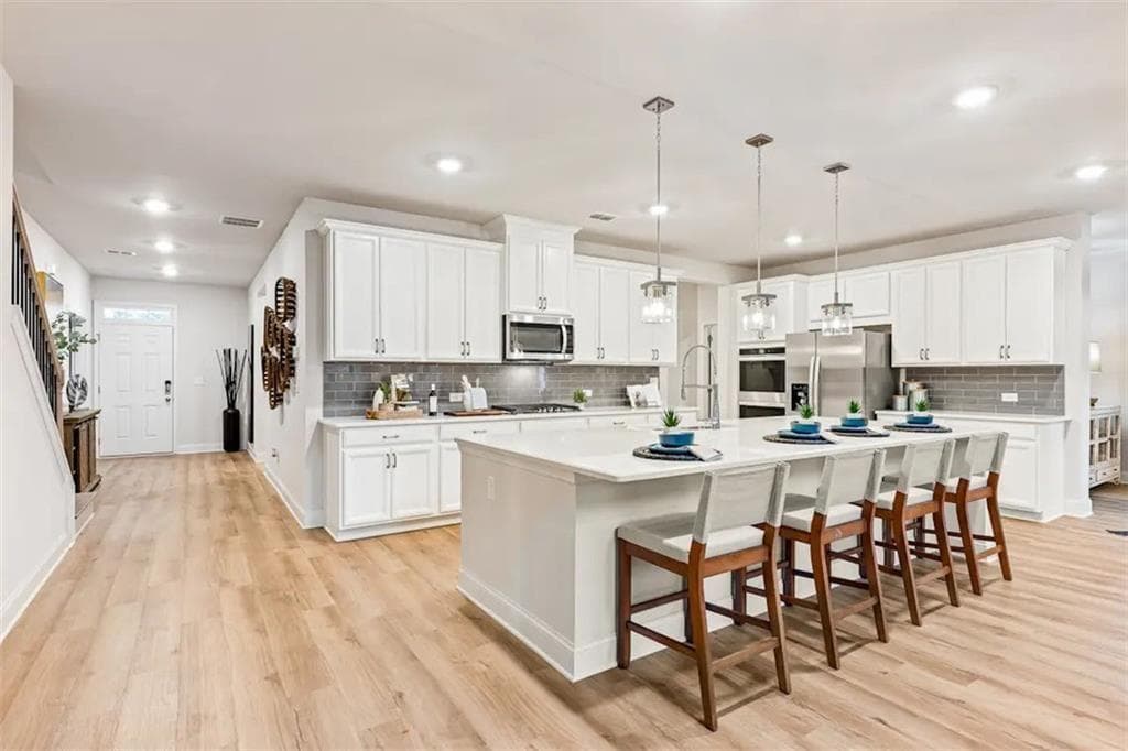 6 bedroom, 6 bathroom, 3,892 sq ft single family residence for sale at 344 Bailiwick Lane, Canton, GA 30115 — photo 4