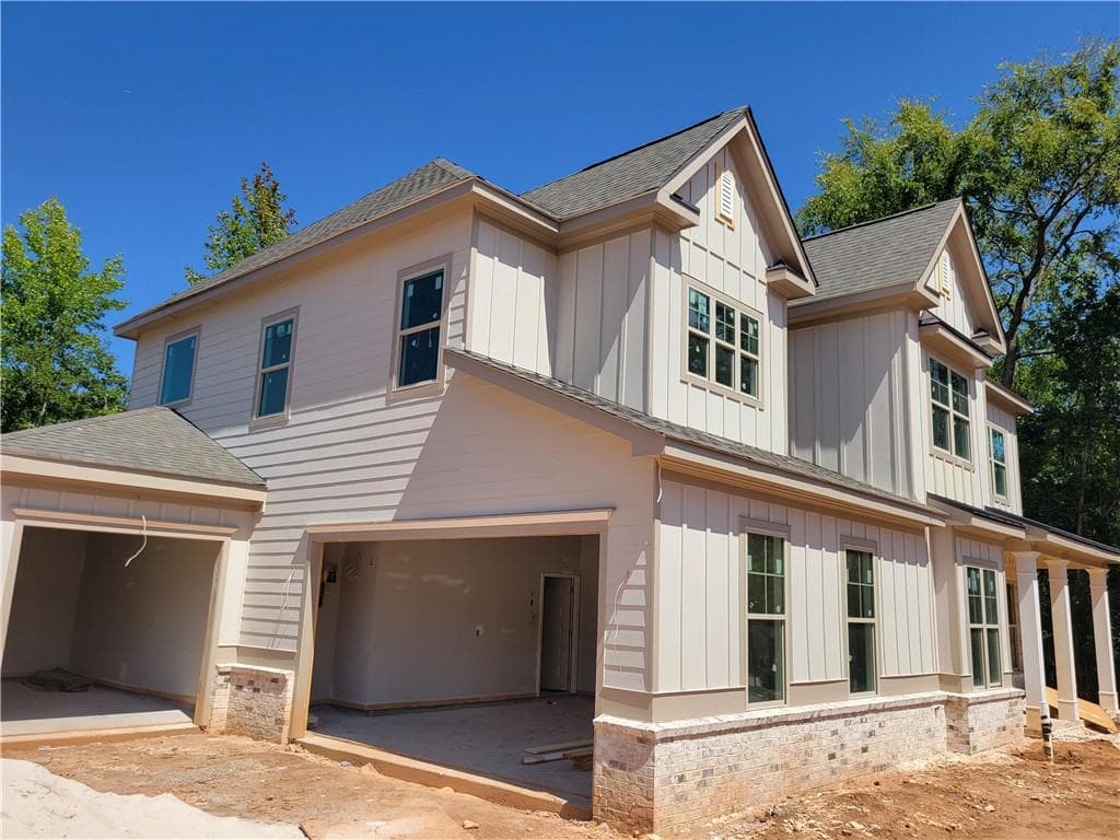 6 bedroom, 3 bathroom, 3,242 sq ft single family residence for sale at 2086 Cleveland Court, Jefferson, GA 30549 — photo 2