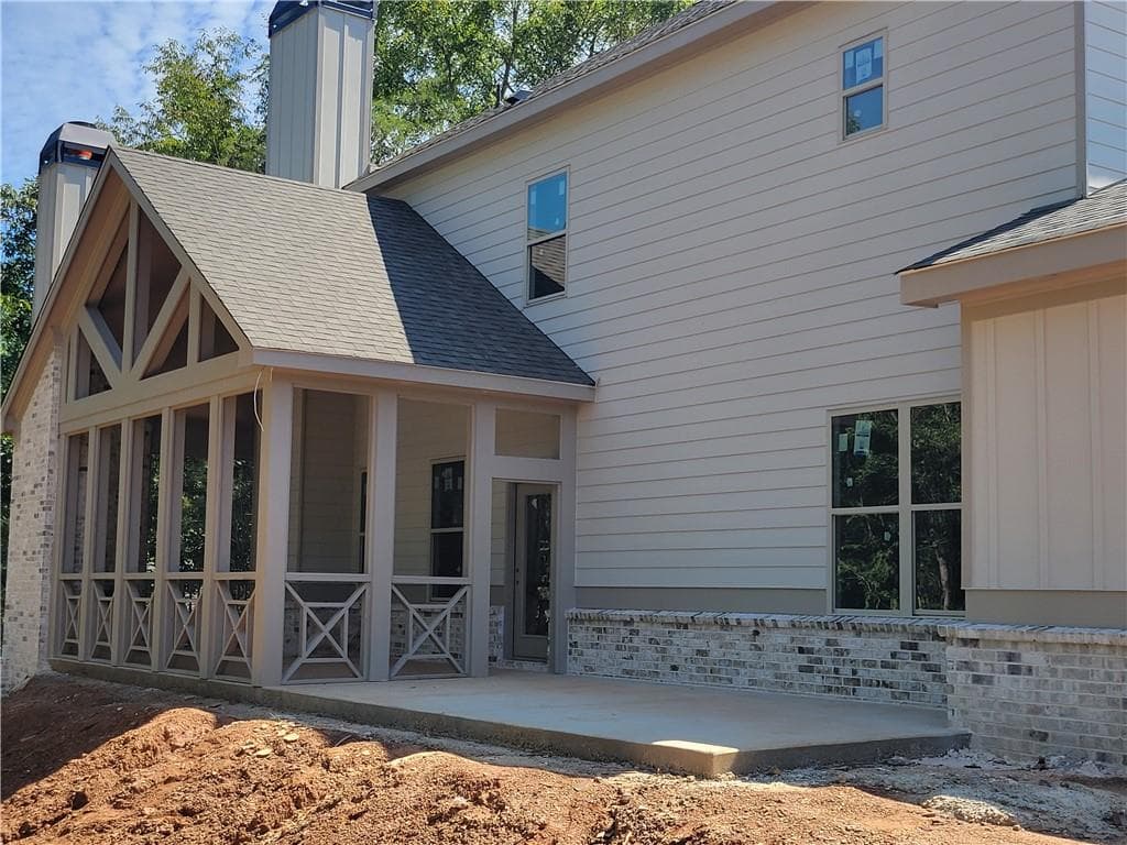 6 bedroom, 3 bathroom, 3,242 sq ft single family residence for sale at 2086 Cleveland Court, Jefferson, GA 30549 — photo 3