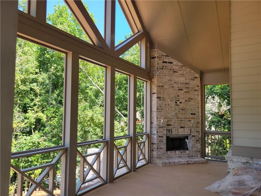 6 bedroom, 3 bathroom, 3,242 sq ft single family residence for sale at 2086 Cleveland Court, Jefferson, GA 30549 — photo 4