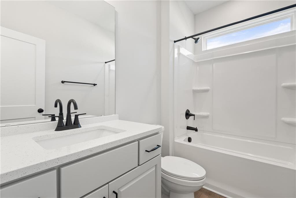 4 bedroom, 3 bathroom, 2,400 sq ft single family residence for sale at 4423 Zed Lane, Loganville, GA 30052 — photo 7