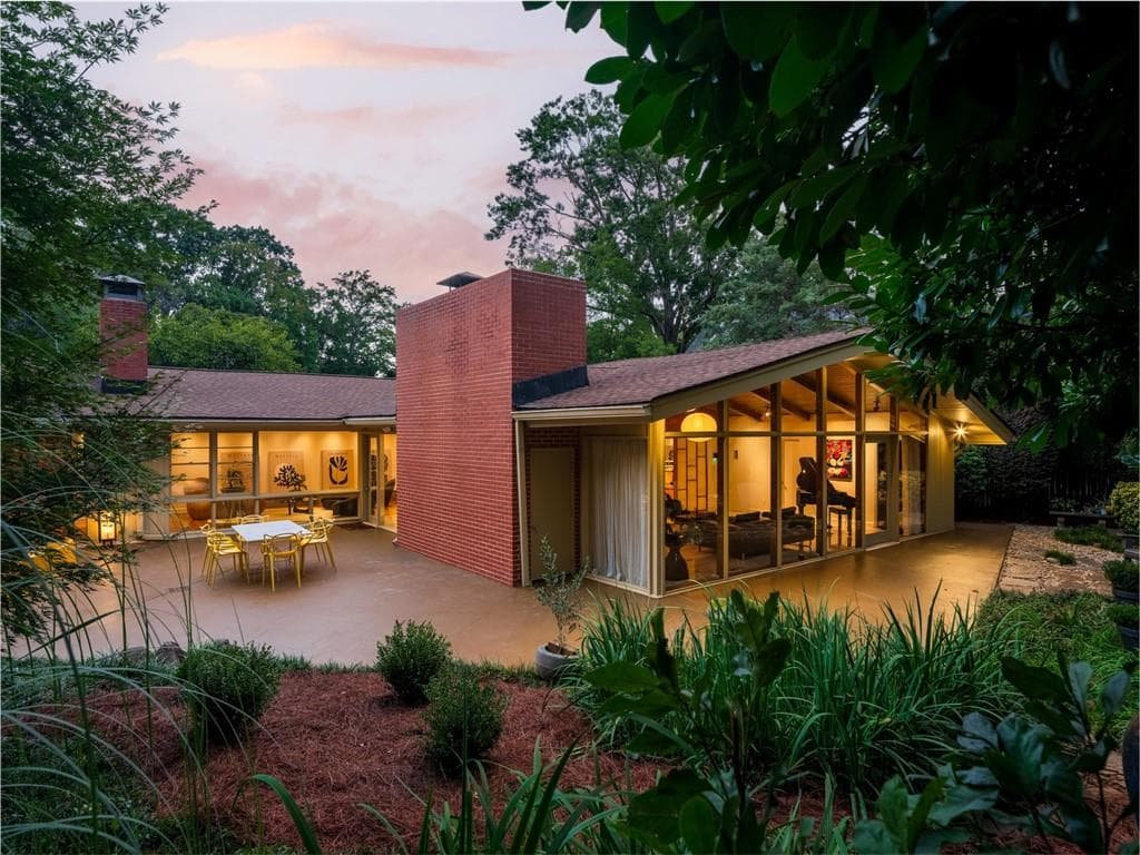 3 bedroom, 3 bathroom, 2,731 sq ft single family residence for sale at 1719 Barnesdale Way, Atlanta, GA 30309 — photo 4