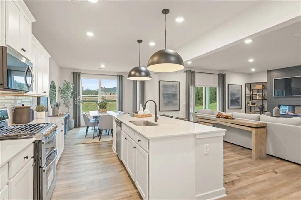 5 bedroom, 4 bathroom, 3,403 sq ft single family residence for sale at 408 Province Court, Canton, GA 30115 — photo 6