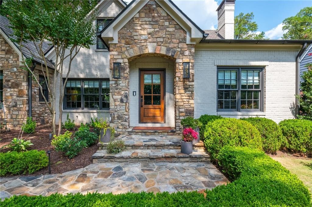 5 bedroom, 5 bathroom, 3,580 sq ft single family residence under contract at 1156 E Rock Springs Road, Atlanta, GA 30306 — photo 3