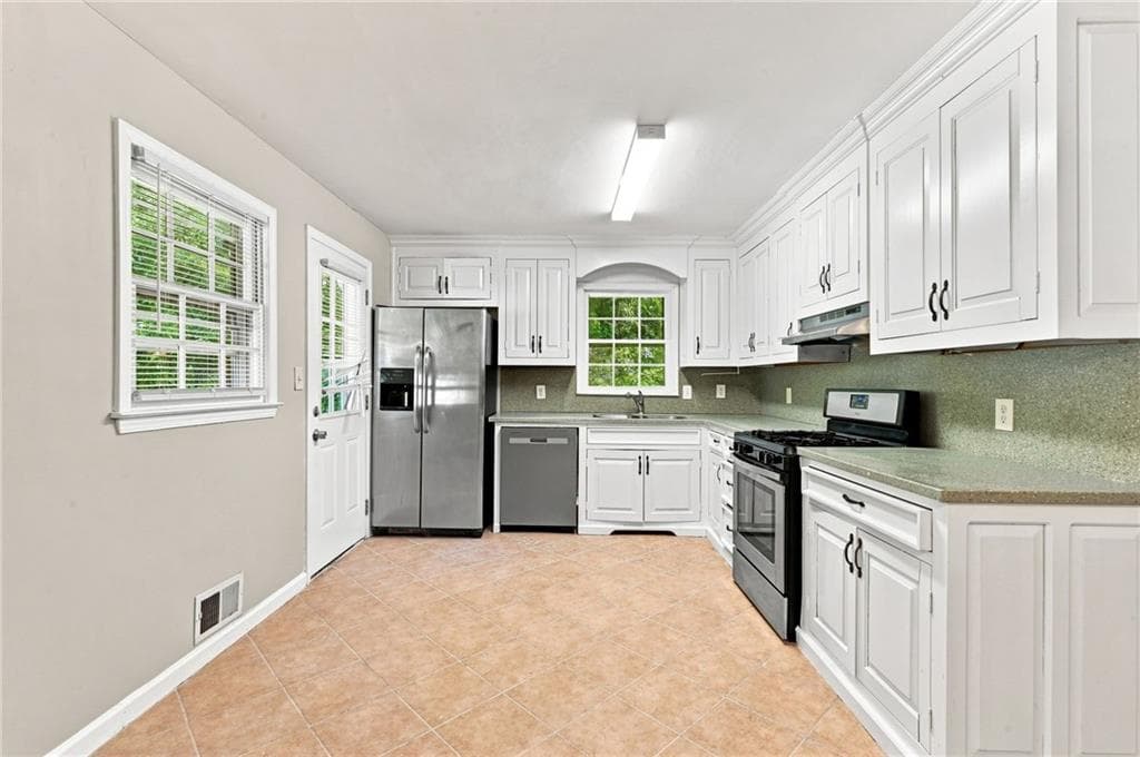3 bedroom, 2 bathroom, 2,812 sq ft single family residence for sale at 6784 Galts Ferry Road, Acworth, GA 30102 — photo 8