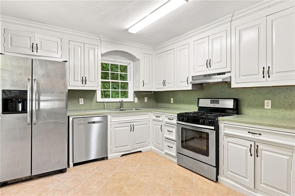 3 bedroom, 2 bathroom, 2,812 sq ft single family residence for sale at 6784 Galts Ferry Road, Acworth, GA 30102 — photo 10