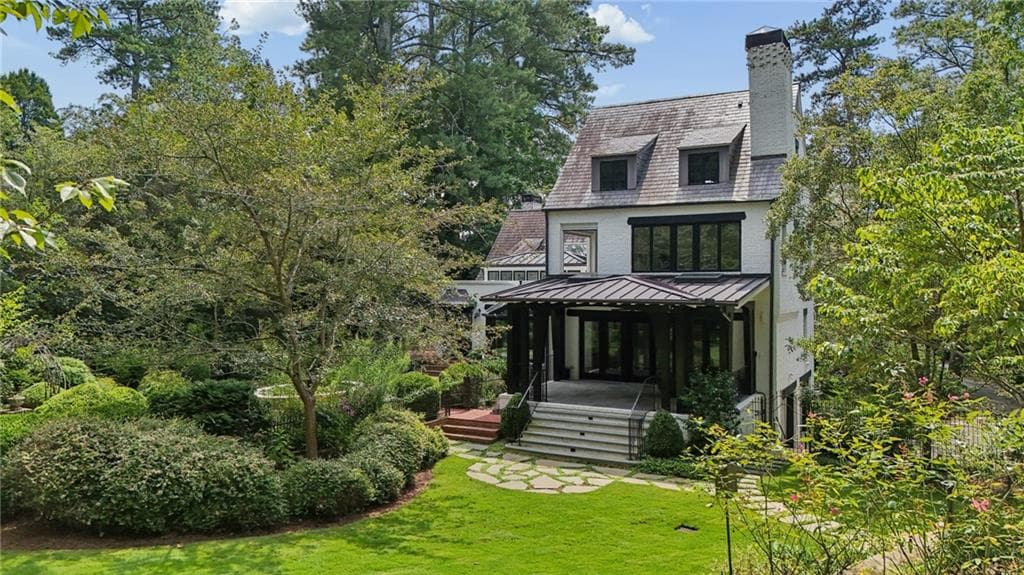 4 bedroom, 5 bathroom, 4,494 sq ft single family residence for sale at 3990 E Brookhaven Drive, Atlanta, GA 30319 — photo 5