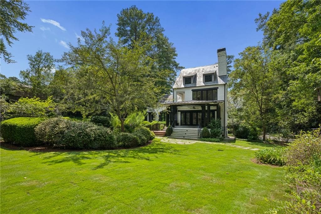 4 bedroom, 5 bathroom, 4,494 sq ft single family residence for sale at 3990 E Brookhaven Drive, Atlanta, GA 30319 — photo 6