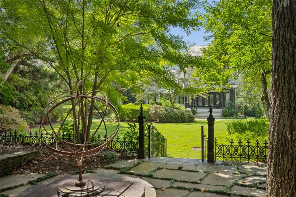 4 bedroom, 5 bathroom, 4,494 sq ft single family residence for sale at 3990 E Brookhaven Drive, Atlanta, GA 30319 — photo 8