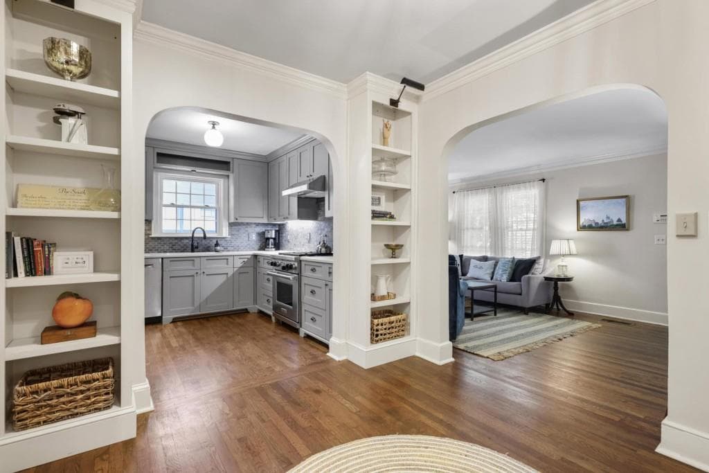 3 bedroom, 2 bathroom, 1,612 sq ft single family residence for sale at 843 Kings Court, Atlanta, GA 30306 — photo 6