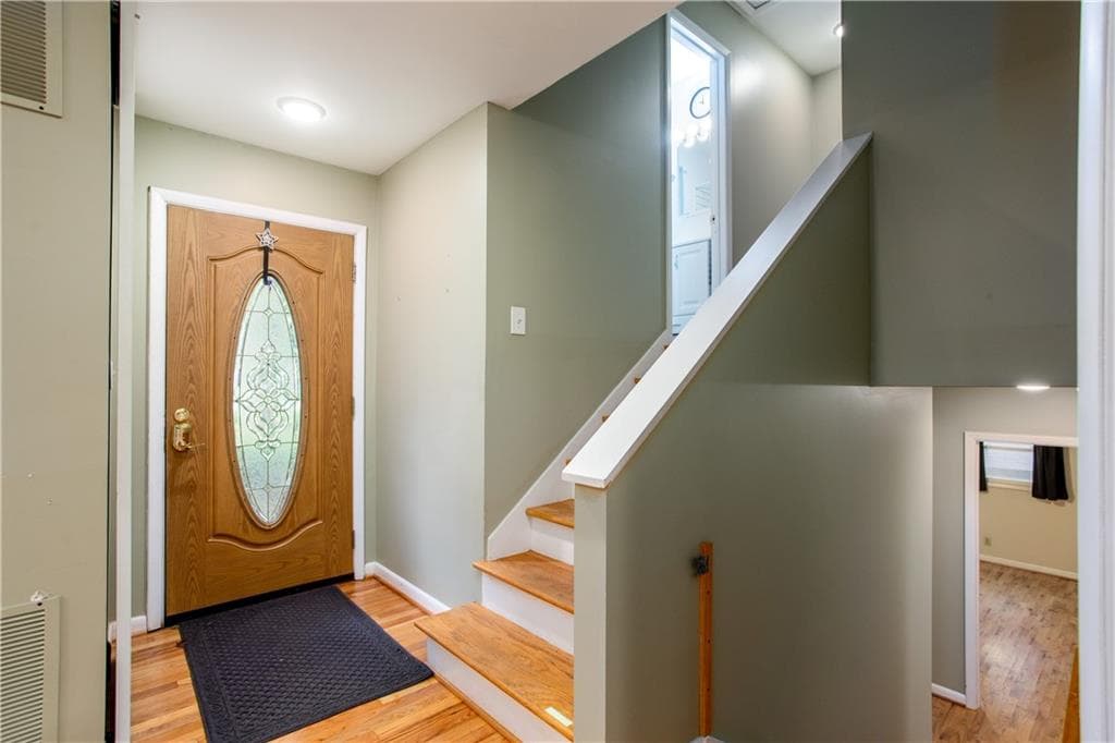 4 bedroom, 3 bathroom, 2,290 sq ft single family residence for rent at 4089 Longview Drive, Atlanta, GA 30341 for $2,850 a month — photo 3
