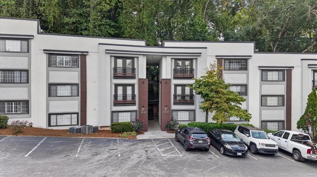 2 bedroom, 2 bathroom, 1,060 sq ft condominium for sale at 1445 Monroe Drive 20F, Atlanta, GA 30324 — photo 2
