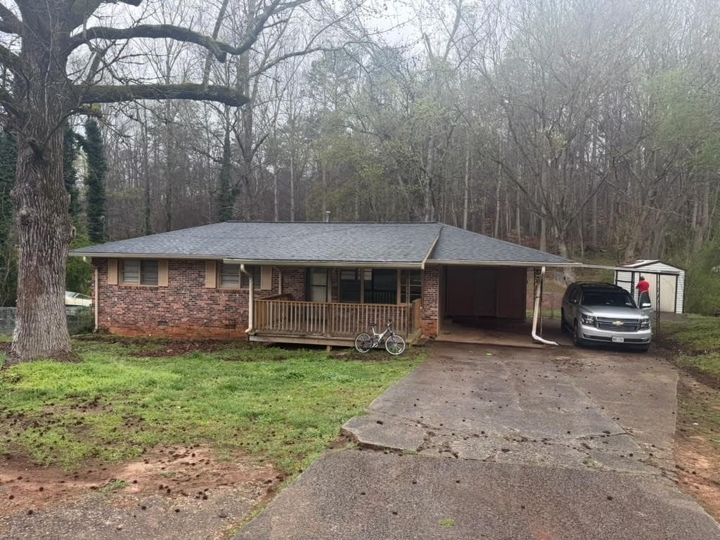3 bedroom, 2 bathroom, 1,100 sq ft single family residence for sale at 803 S Red Rock Road, Toccoa, GA 30577 — photo 3
