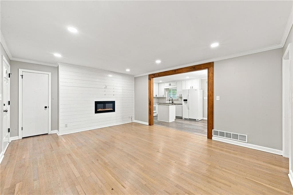 3 bedroom, 2 bathroom, 1,296 sq ft single family residence for sale at 2586 Cherrywood Lane, Marietta, GA 30060 — photo 3