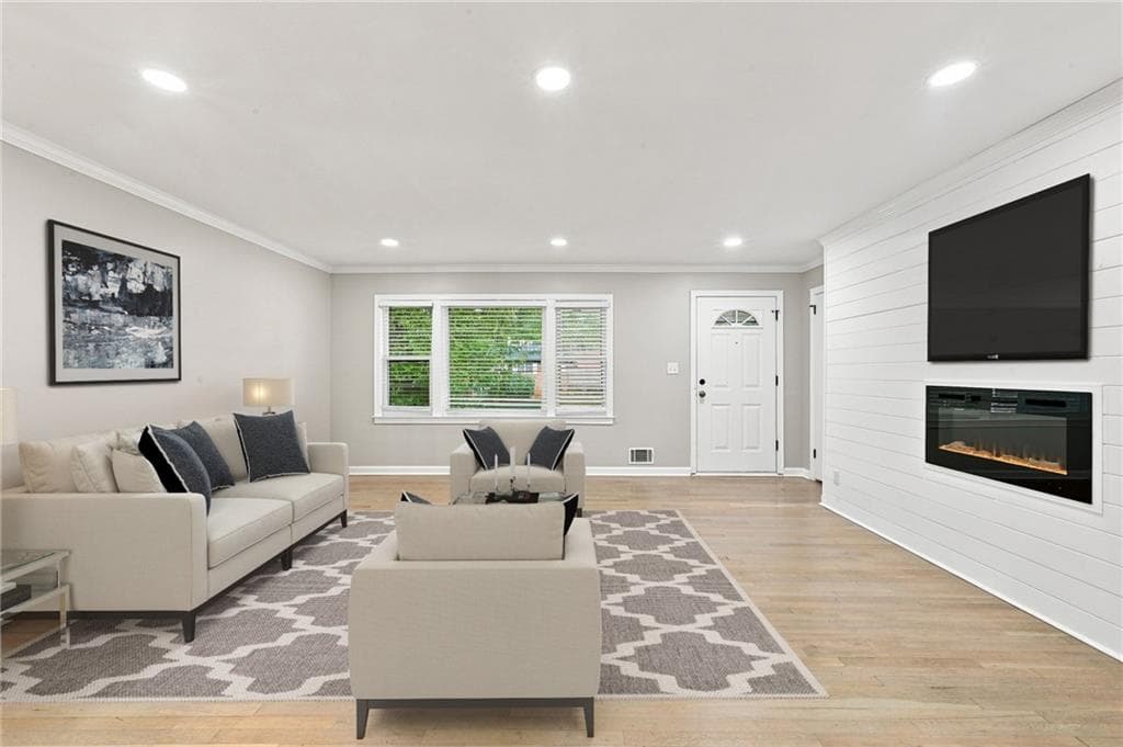 3 bedroom, 2 bathroom, 1,296 sq ft single family residence for sale at 2586 Cherrywood Lane, Marietta, GA 30060 — photo 4