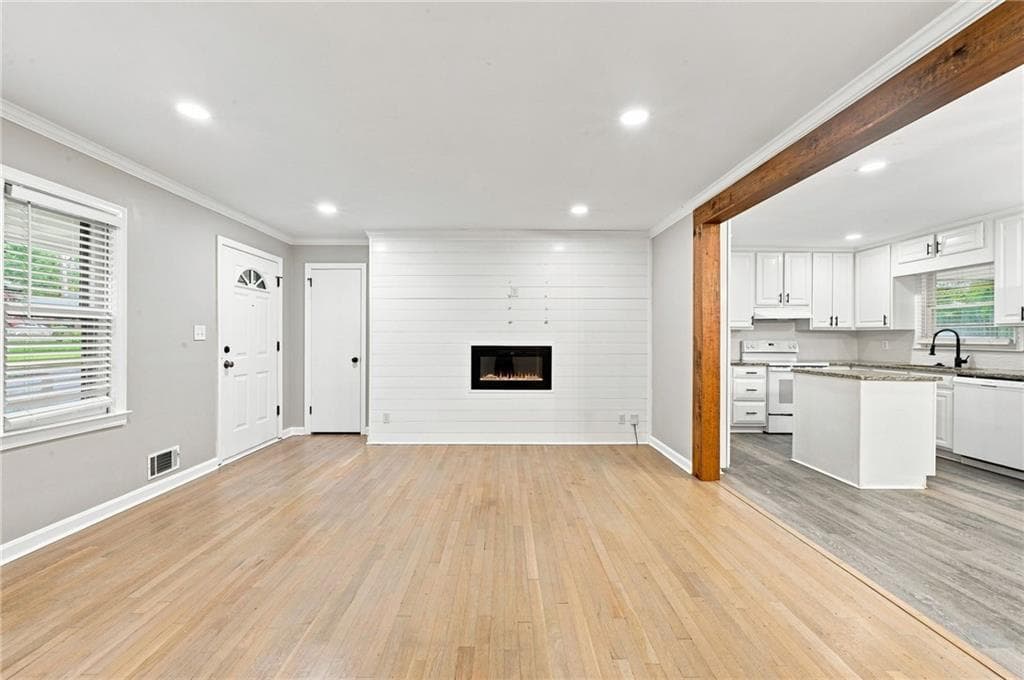 3 bedroom, 2 bathroom, 1,296 sq ft single family residence for sale at 2586 Cherrywood Lane, Marietta, GA 30060 — photo 7