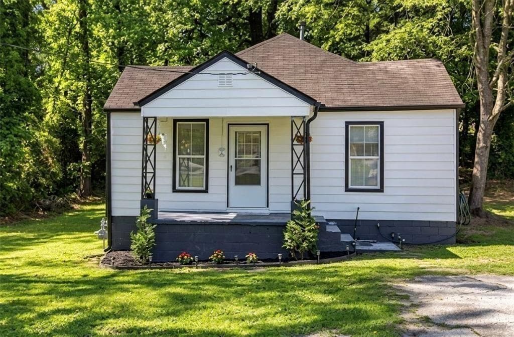 3 bedroom, 2 bathroom, 896 sq ft single family residence for sale at 340 Lee Street, Forest Park, GA 30297