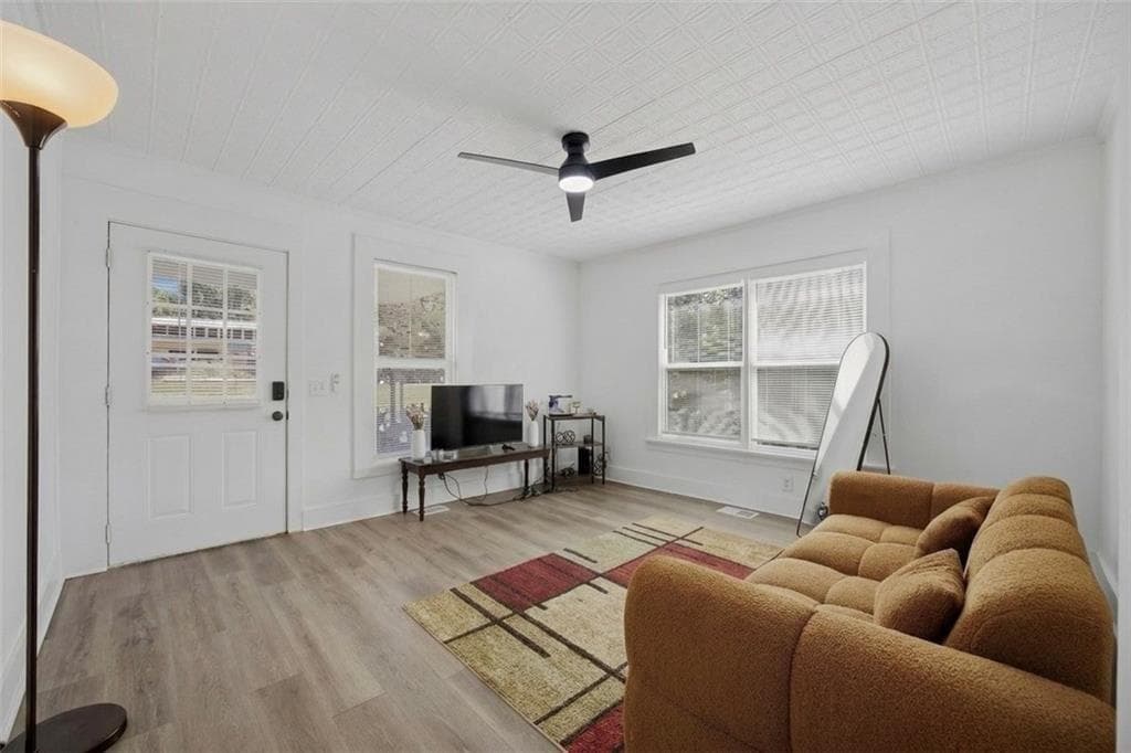 3 bedroom, 2 bathroom, 896 sq ft single family residence for sale at 340 Lee Street, Forest Park, GA 30297 — photo 2