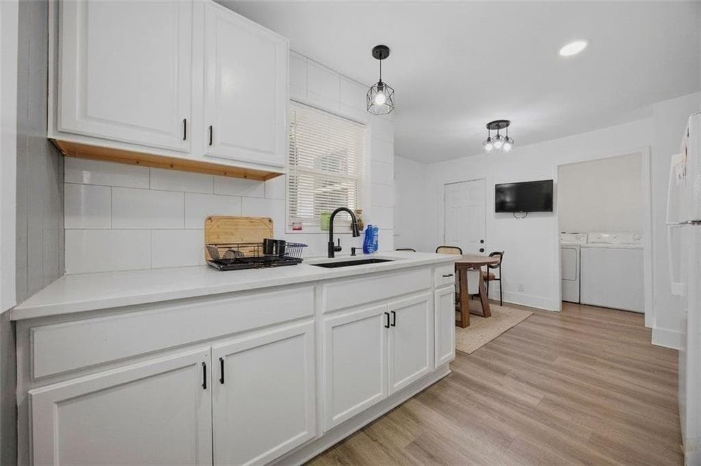3 bedroom, 2 bathroom, 896 sq ft single family residence for sale at 340 Lee Street, Forest Park, GA 30297 — photo 4