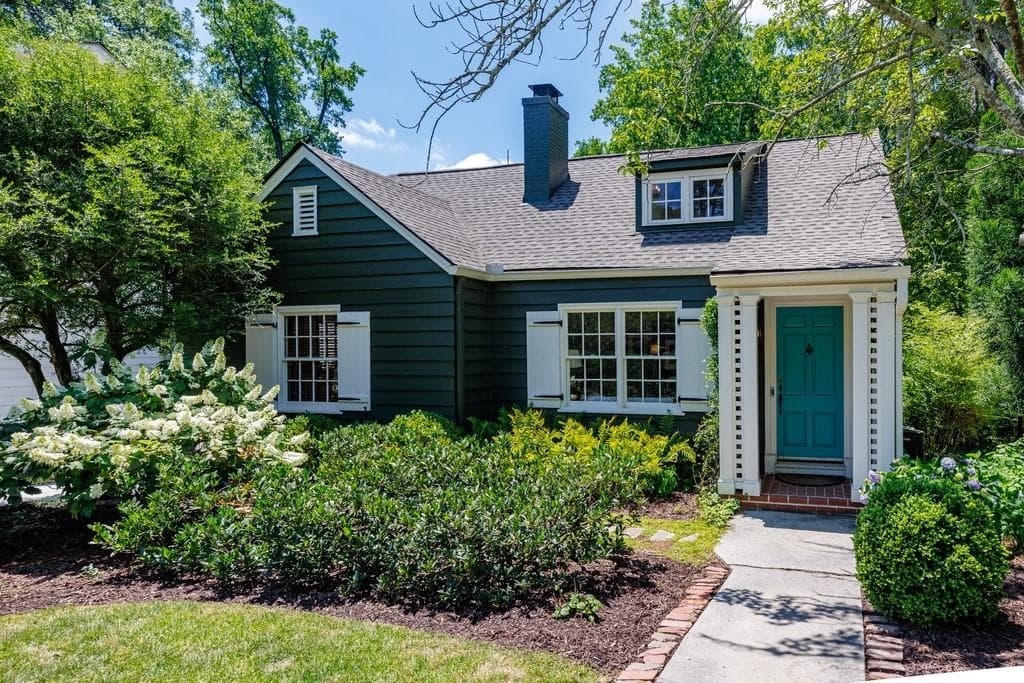 3 bedroom, 2 bathroom, 2,200 sq ft single family residence under contract at 2354 Hurst Drive, Atlanta, GA 30305 — photo 2