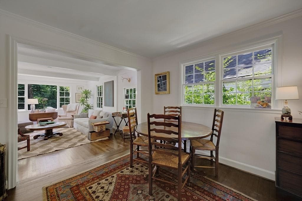 3 bedroom, 2 bathroom, 2,200 sq ft single family residence under contract at 2354 Hurst Drive, Atlanta, GA 30305 — photo 9