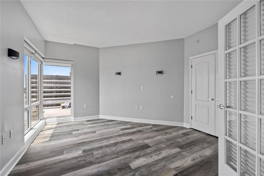 2 bedroom, 1 bathroom, 1,209 sq ft condominium for sale at 3475 Oak Valley Road 910, Atlanta, GA 30326 — photo 8
