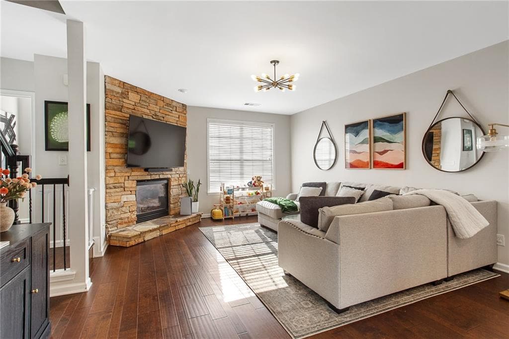 3 bedroom, 3 bathroom, 1,960 sq ft townhouse for sale at 3796 Chattahoochee Summit Drive 29, Atlanta, GA 30339 — photo 5