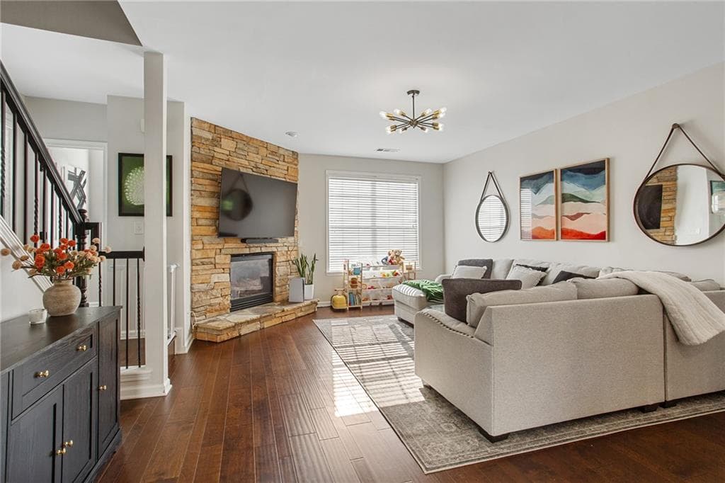 3 bedroom, 3 bathroom, 1,960 sq ft townhouse for sale at 3796 Chattahoochee Summit Drive 29, Atlanta, GA 30339 — photo 7