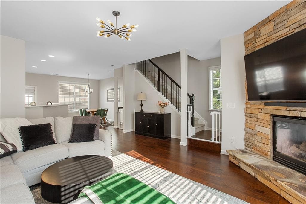 3 bedroom, 3 bathroom, 1,960 sq ft townhouse for sale at 3796 Chattahoochee Summit Drive 29, Atlanta, GA 30339 — photo 8