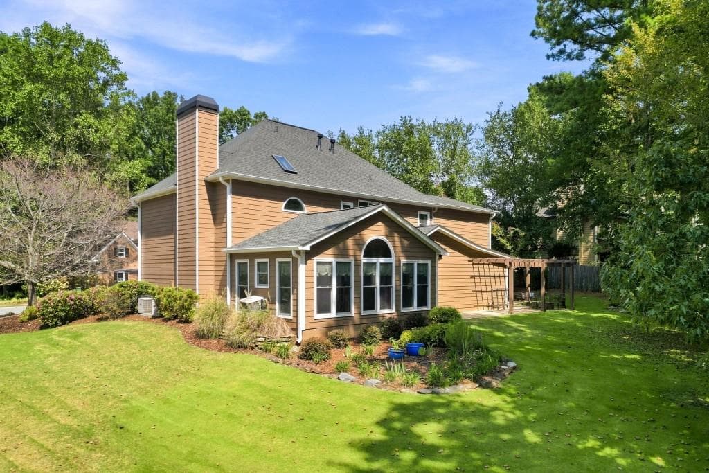 5 bedroom, 3 bathroom, 3,116 sq ft single family residence for sale at 5719 Fairwood Drive, Acworth, GA 30101 — photo 7