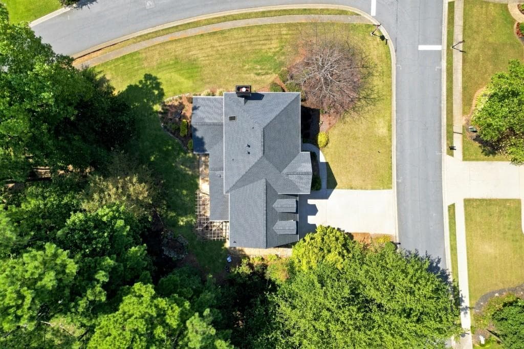 5 bedroom, 3 bathroom, 3,116 sq ft single family residence for sale at 5719 Fairwood Drive, Acworth, GA 30101 — photo 8