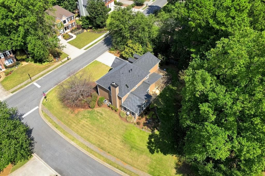 5 bedroom, 3 bathroom, 3,116 sq ft single family residence for sale at 5719 Fairwood Drive, Acworth, GA 30101 — photo 9