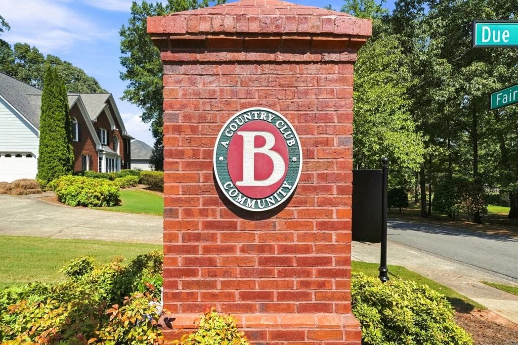 5 bedroom, 3 bathroom, 3,116 sq ft single family residence for sale at 5719 Fairwood Drive, Acworth, GA 30101 — photo 10