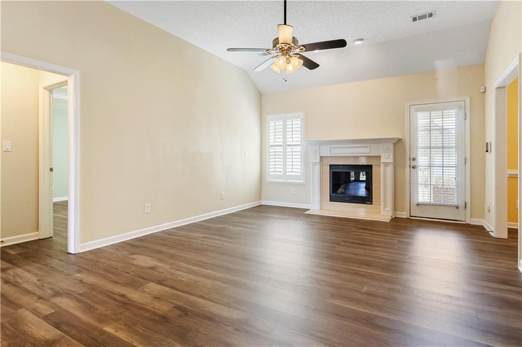 2 bedroom, 2 bathroom, 1,656 sq ft single family residence under contract at 1496 Empress Drive, Mcdonough, GA 30253 — photo 4