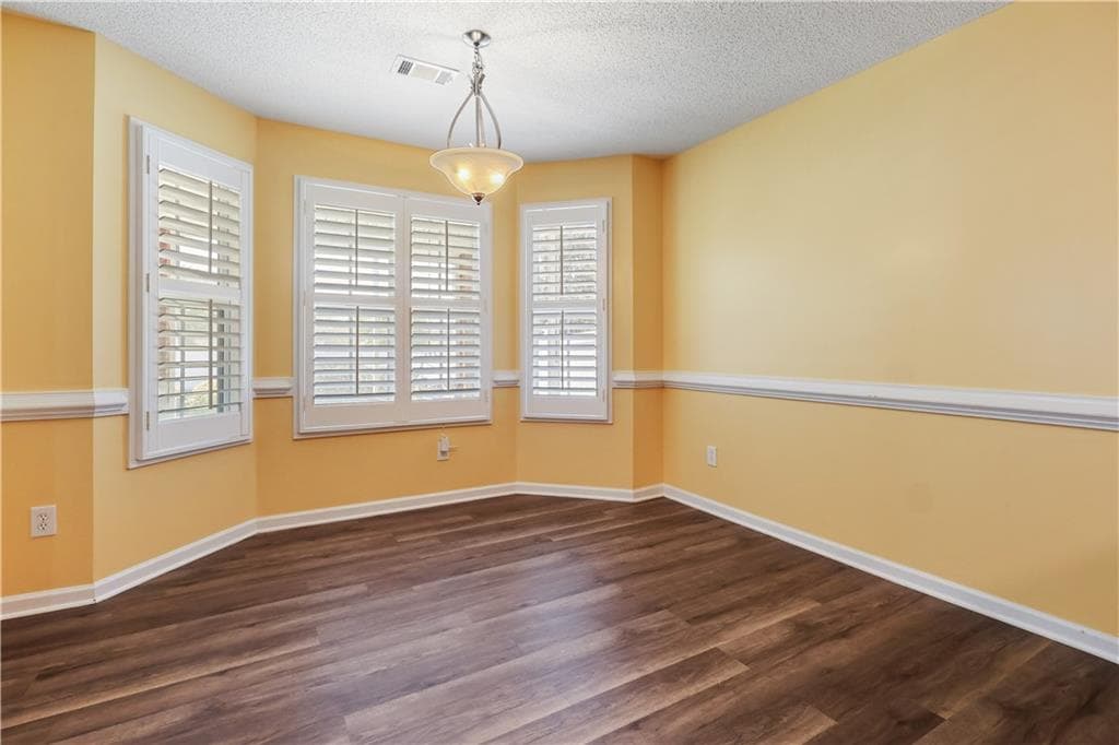 2 bedroom, 2 bathroom, 1,656 sq ft single family residence under contract at 1496 Empress Drive, Mcdonough, GA 30253 — photo 5